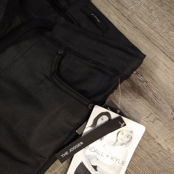 Kendall & Kylie Pants - Kendall & Kylie The Jogger pant
